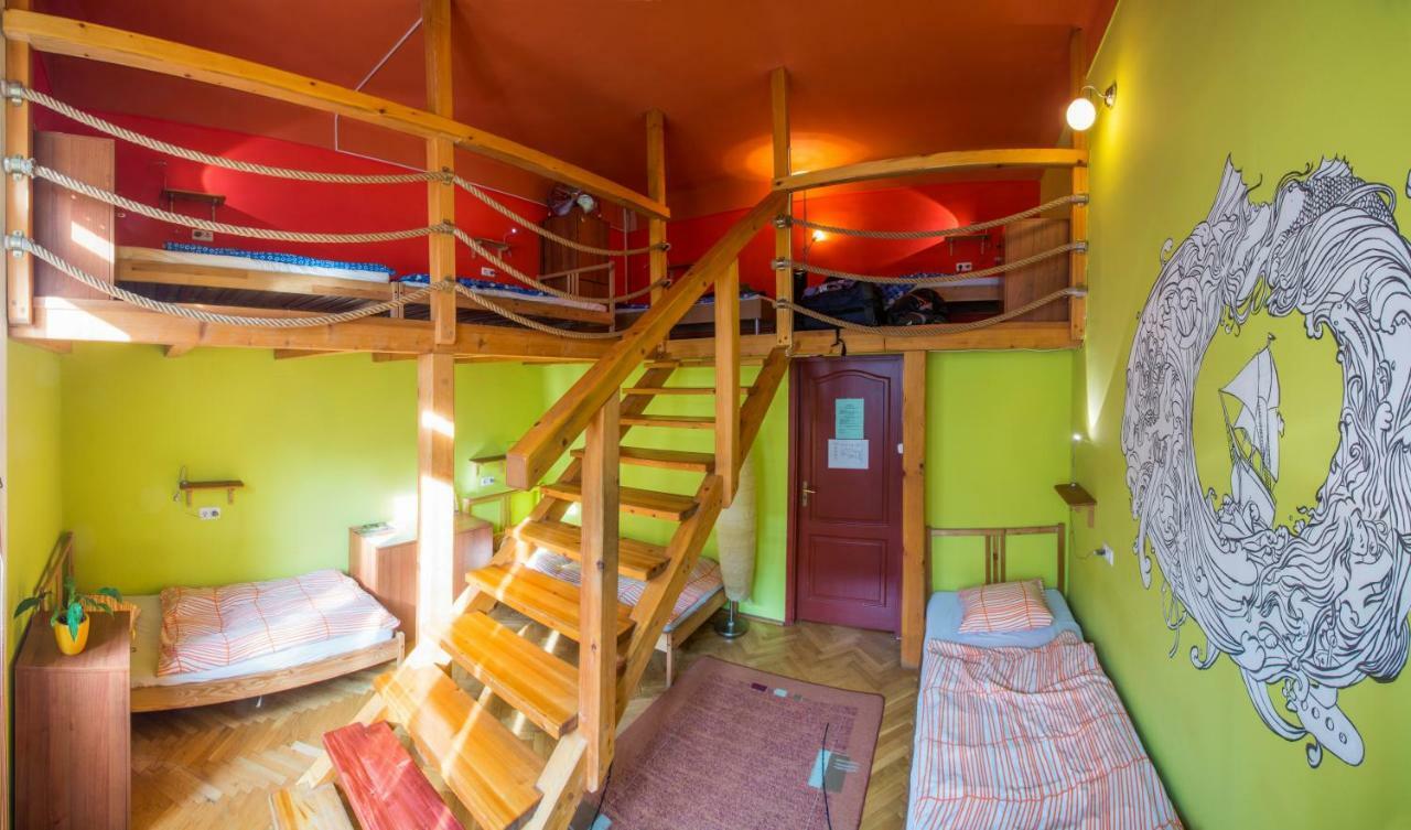 Big Fish Budapest Hostel Εξωτερικό φωτογραφία